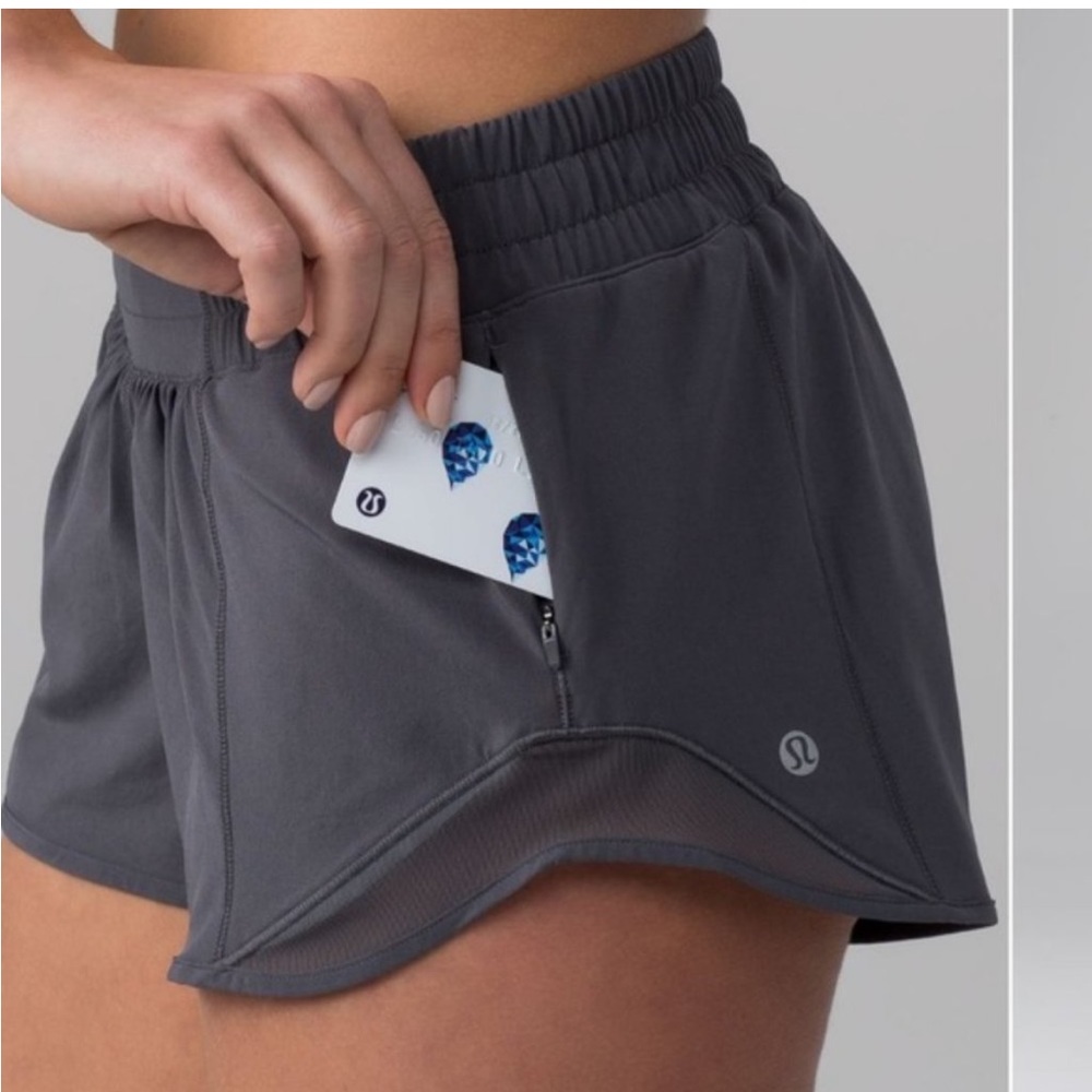 Lululemon Hotty Hot Short II (2.5") in Dark Carbon